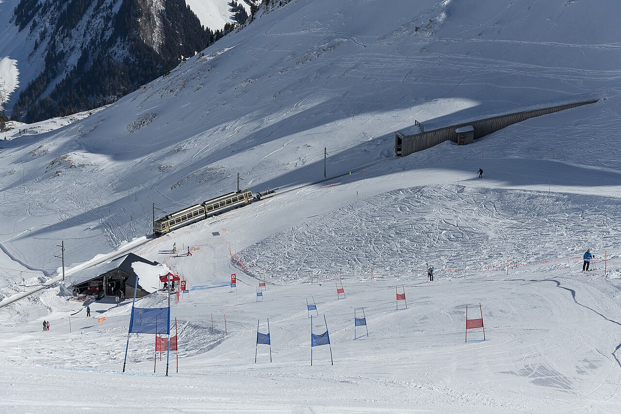 Rochers-de-Naye — winter ski run. Photo: Elijahrise. Archive image; resized.