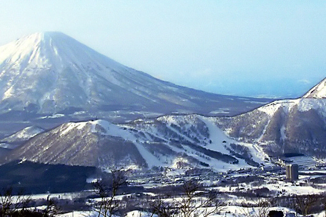 Rusutsu Resort Ski Area — winter view of West Mountain. Photo: E-190 . Archive image; resized.