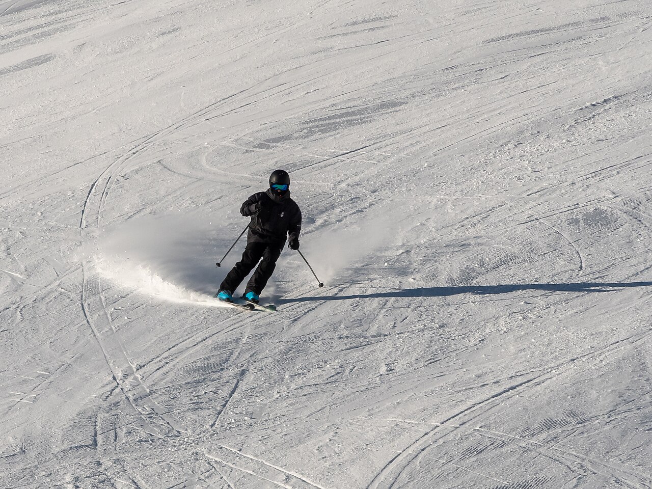Sölden — skiing on the slopes. Photo: Matti Blume. Archive image; resized.