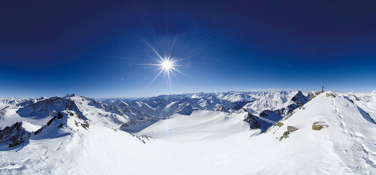 Stubai Glacier — winter mountain panorama. Photo: Tvb stubai. Archive image; resized.