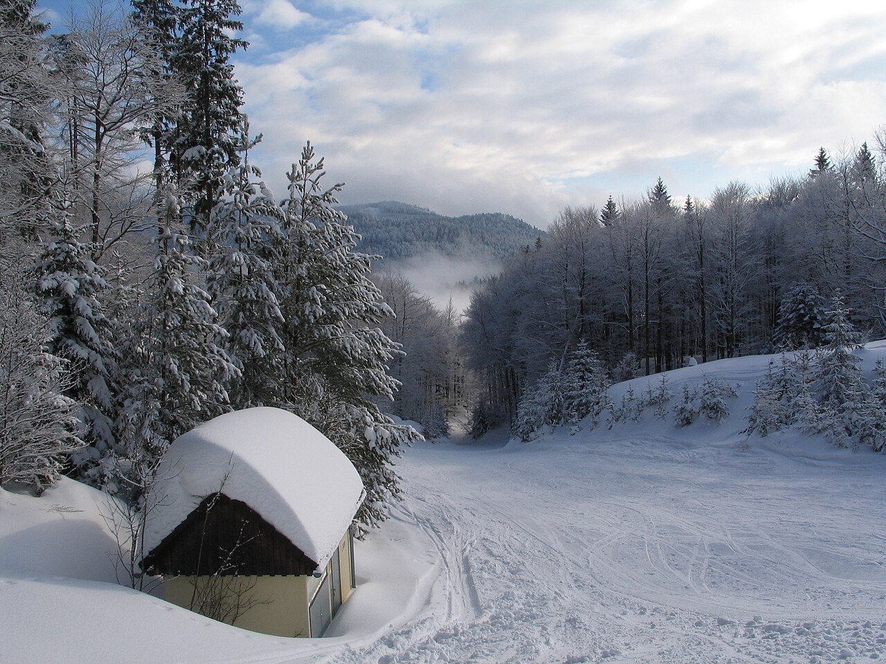 Unterberg — winter landscape. Photo: Kstipek. Archive image; resized.