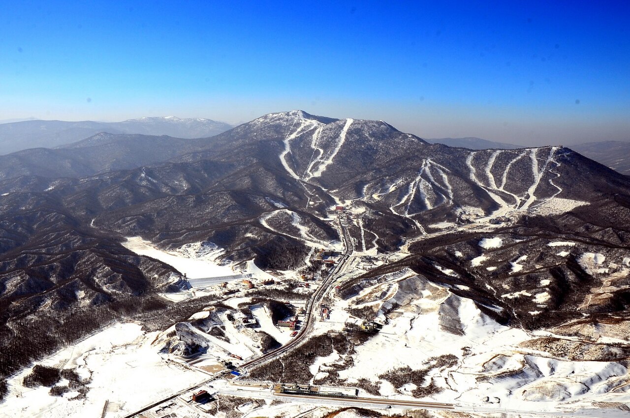 Yabuli Sun Mountain — winter aerial view. Photo: Ski China. Archive image; resized.