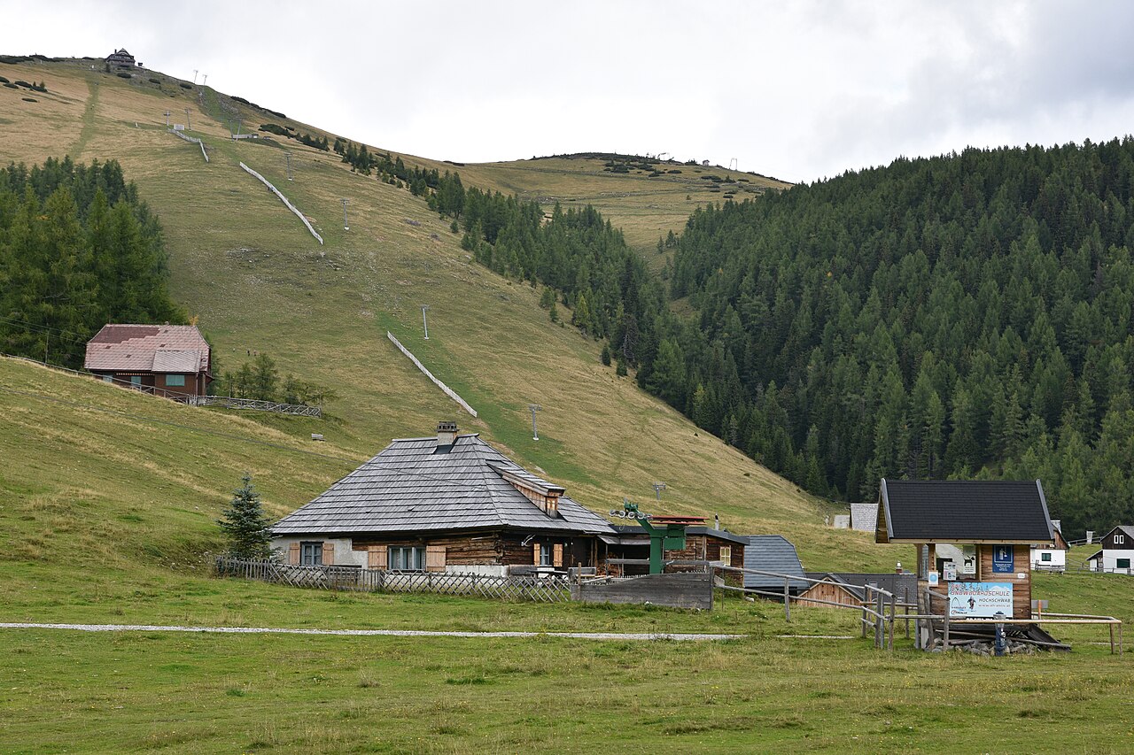 Aflenzer Bürgeralm — summer view of the chairlift. Photo: Arths-at. Archive image; resized.