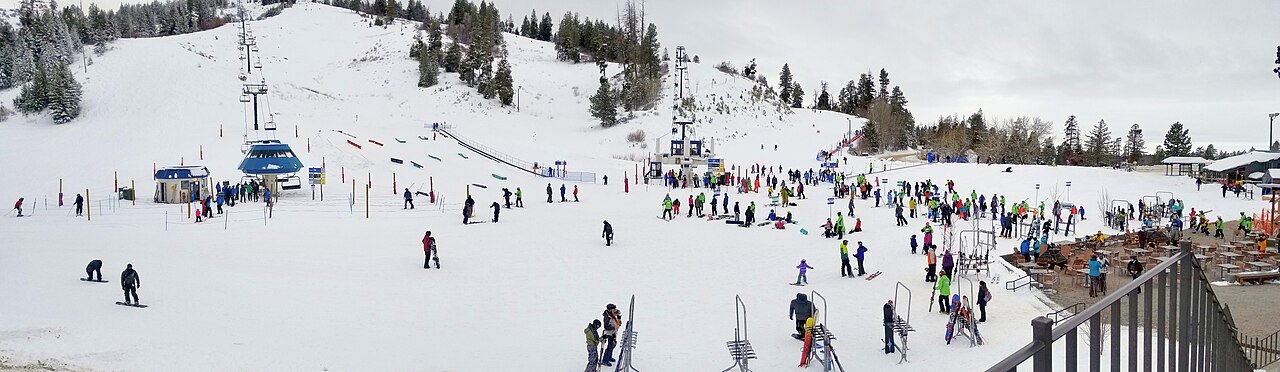 Bogus Basin — snowy ski area in 2017. Photo: cifraser1. Archive image; resized.