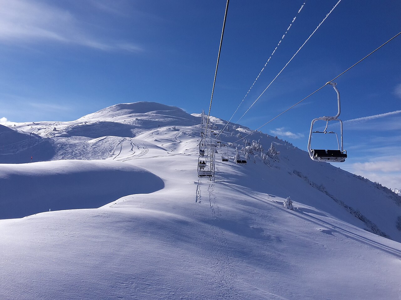 Brambrüesch — Hühnerköpfe-Furggabüel chairlift. Photo: Capricorn4049. Archive image; resized.
