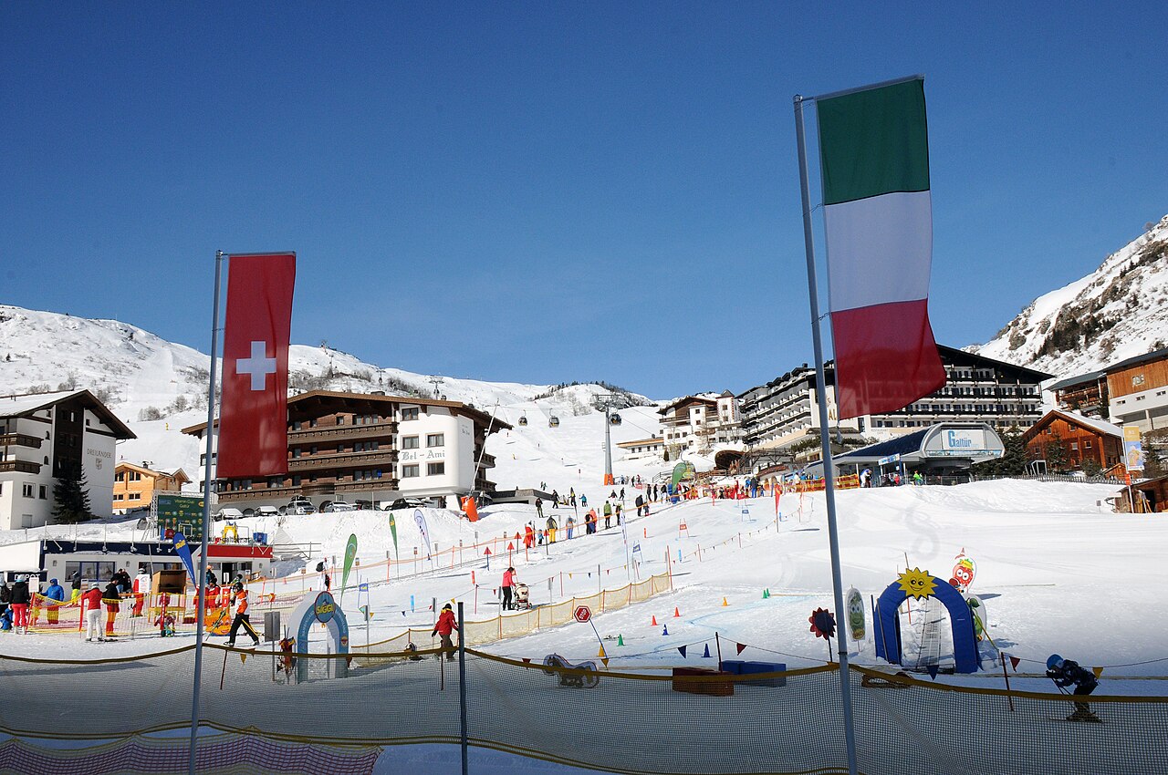Galtür — beginner slopes at Wirl. Photo: Henk Monster. Archive image; resized.