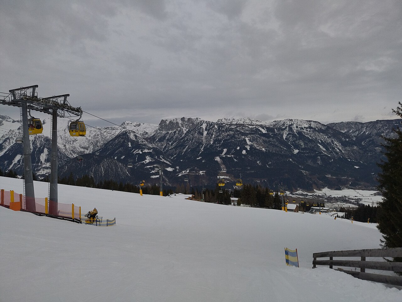 Hauser Kaibling — ski slopes and mountain view. Photo: Jan Beránek. Archive image; resized.