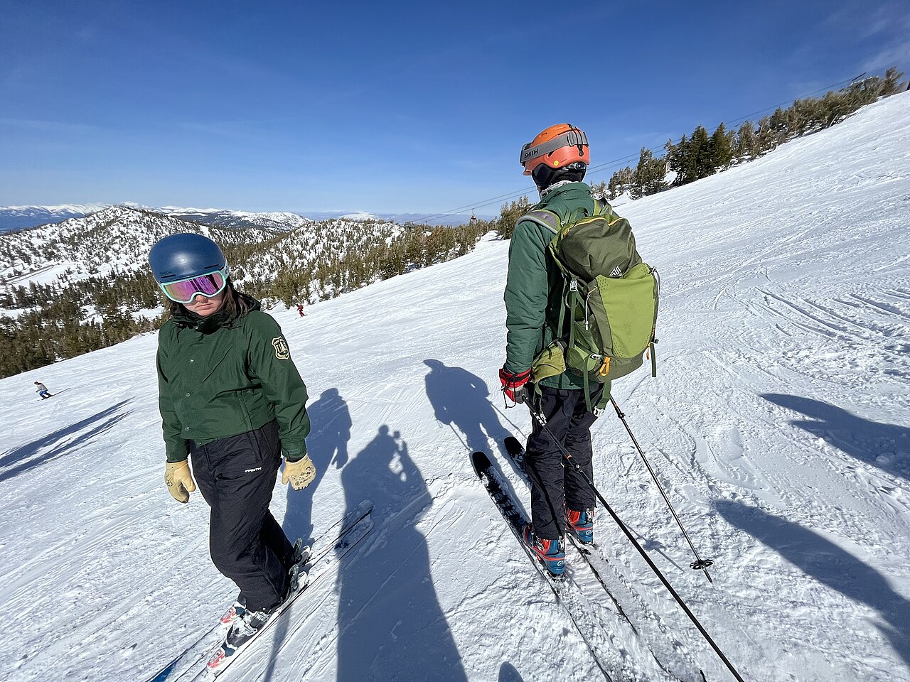 Heavenly — skiing on a sunny winter day. Photo: Region 5 Photography. Archive image; resized. Public domain.