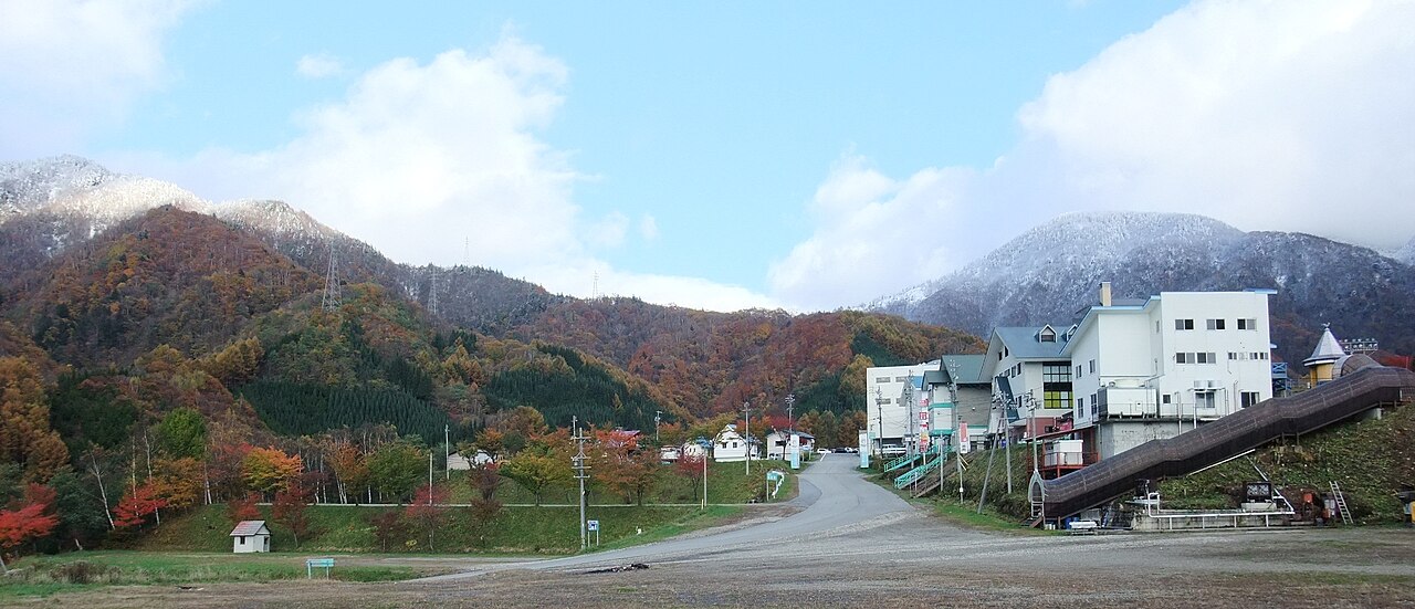 Honokidaira Ski Area — autumn view of the ski area. Photo: Mamusi Taka. Archive image; resized.