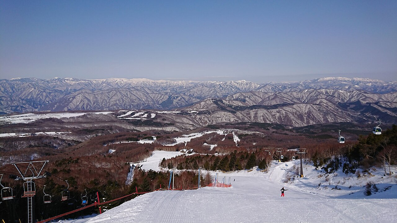 Hunter Mountain Shiobara Ski Area — snowy Wall Street ski run. Photo: Sklatch. Archive image; resized.