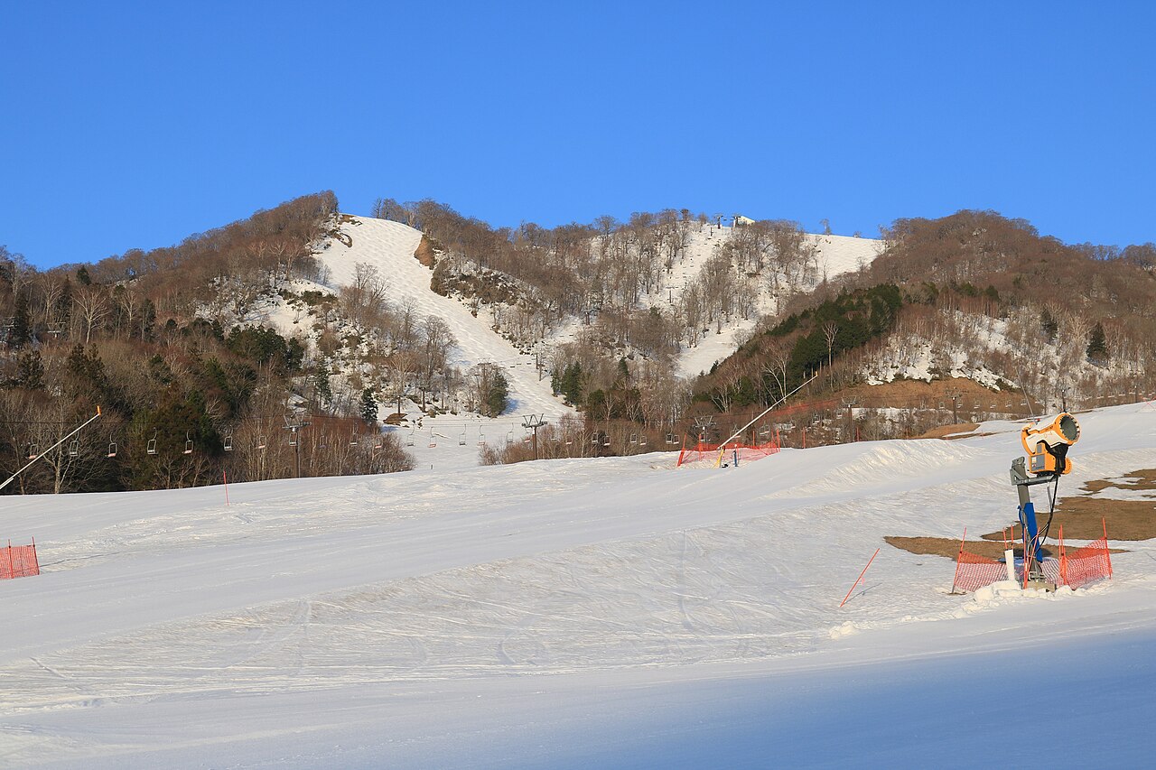Meiho Ski Resort — snowy ski slopes. Photo: Alpsdake. Archive image; resized.