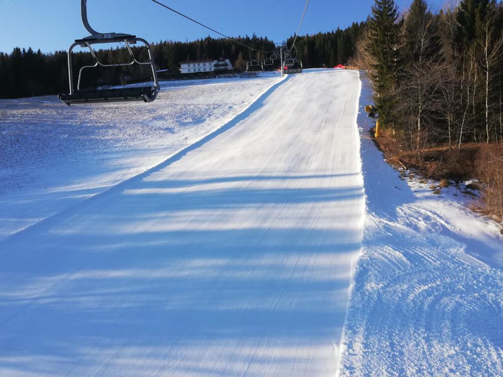 Mönichkirchen - Mariensee — Mariensee ski run. Photo: MaacDerChief. Archive image; resized.